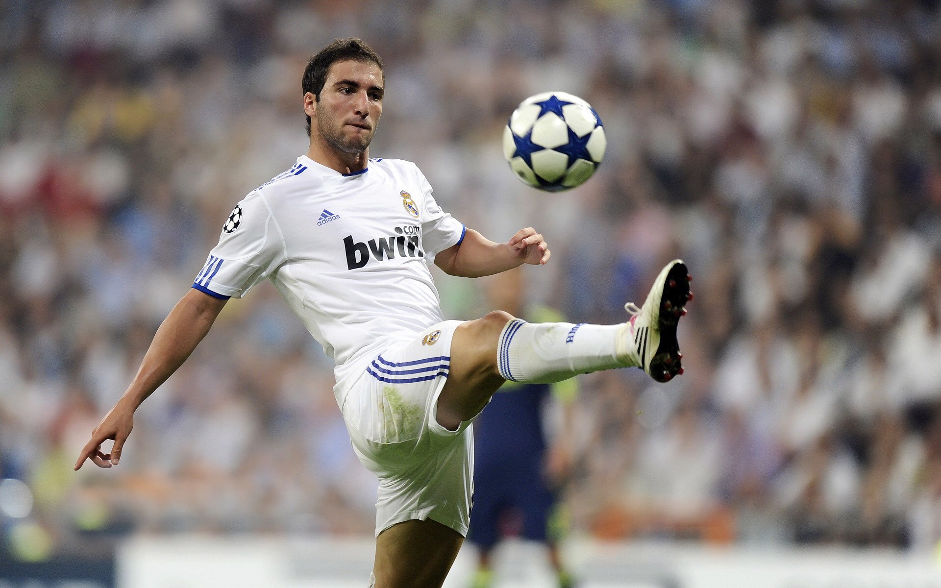 独行侠带队取胜!,姆巴佩重要时刻表现优异热度持续攀升app下载