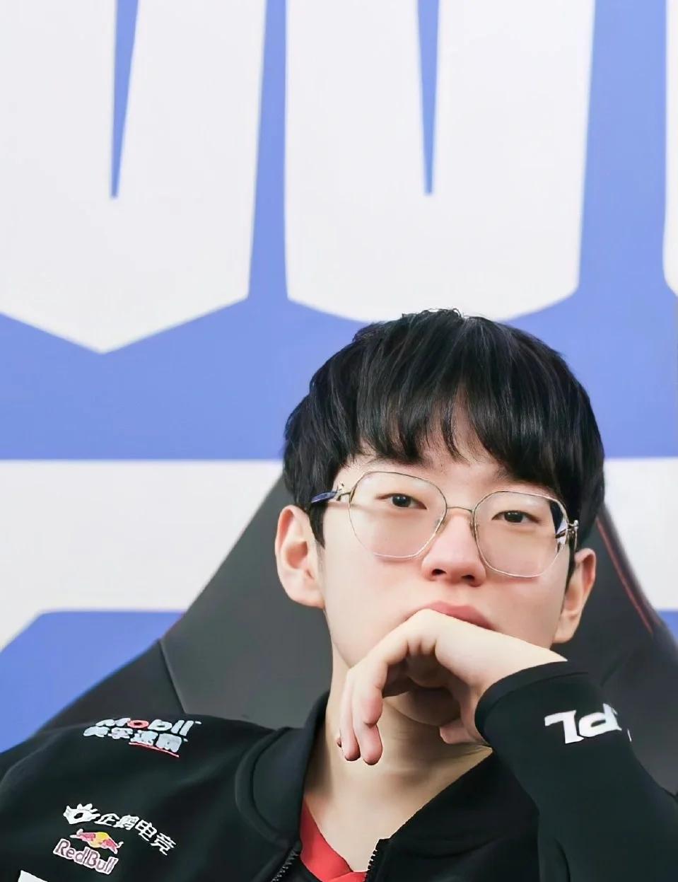 Scout在巴塞罗那比赛中突破纪录,回归赛场引发热议!开云体育